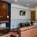 普雷戴拉2号公寓酒店 3*